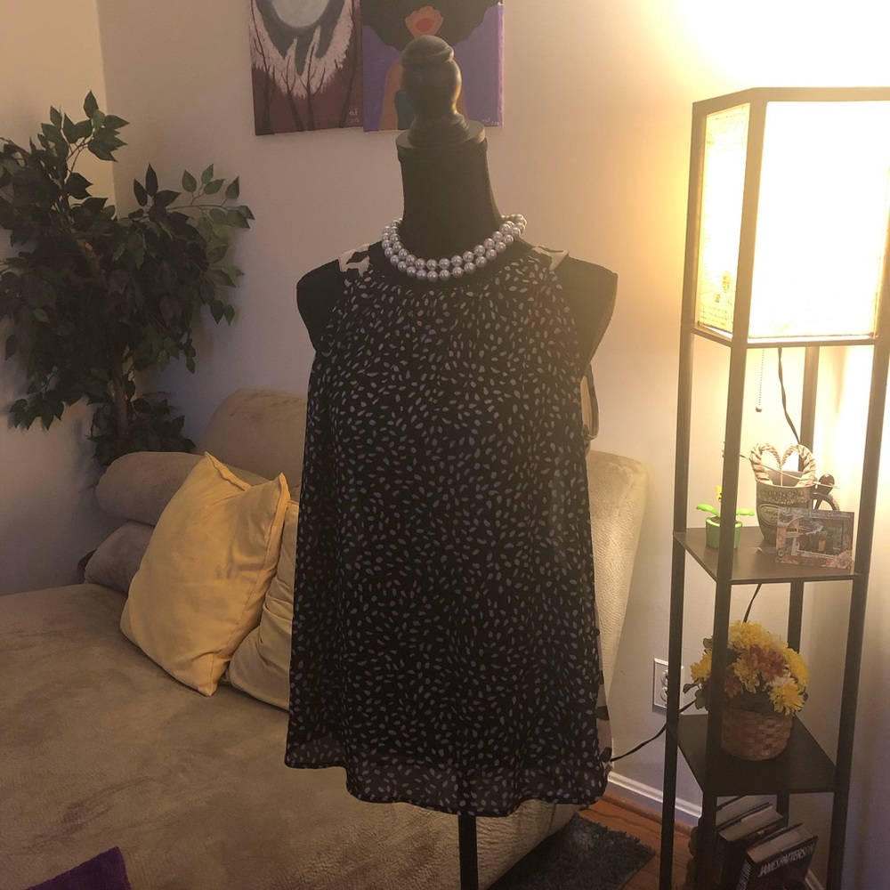 New York and Company bow tie shirt, size L